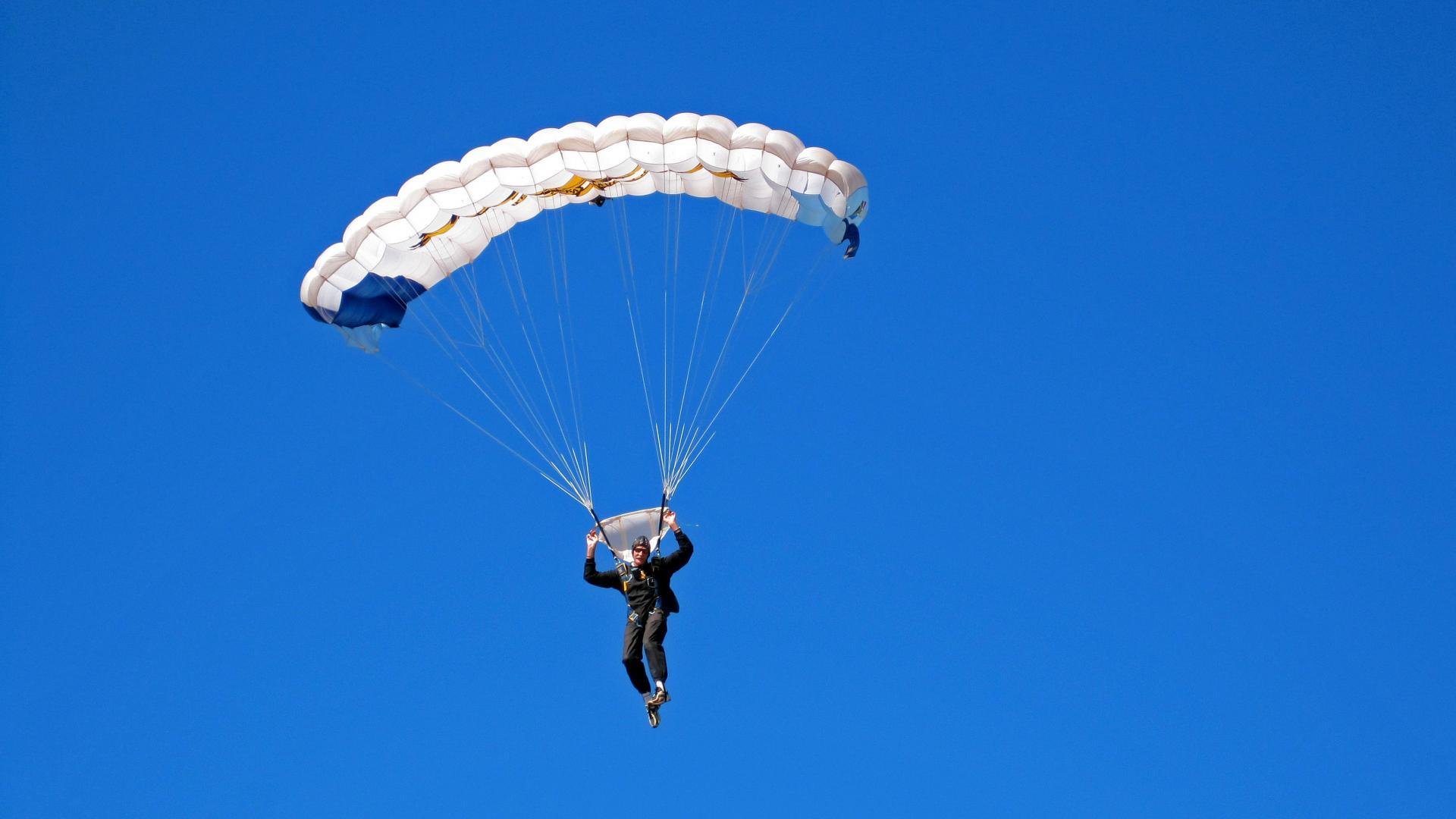 林丹与国外教练团队开展深度合作，林丹教打球